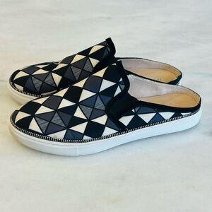 Botkier Hayden Mules Black White Slip-On Sneakers Mules Women's Size 9.5